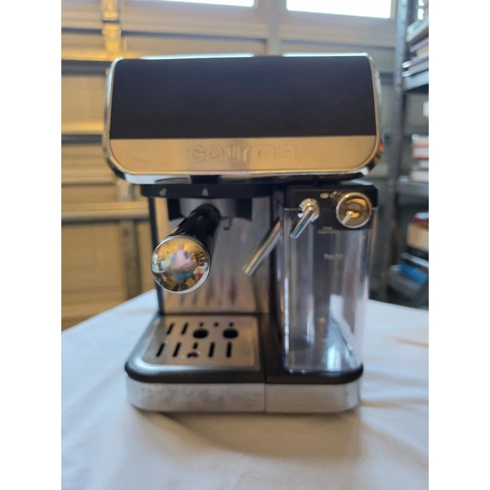 Gourmia GCM4230 8-In-1 One-Touch Automatic Frothing Coffee Maker